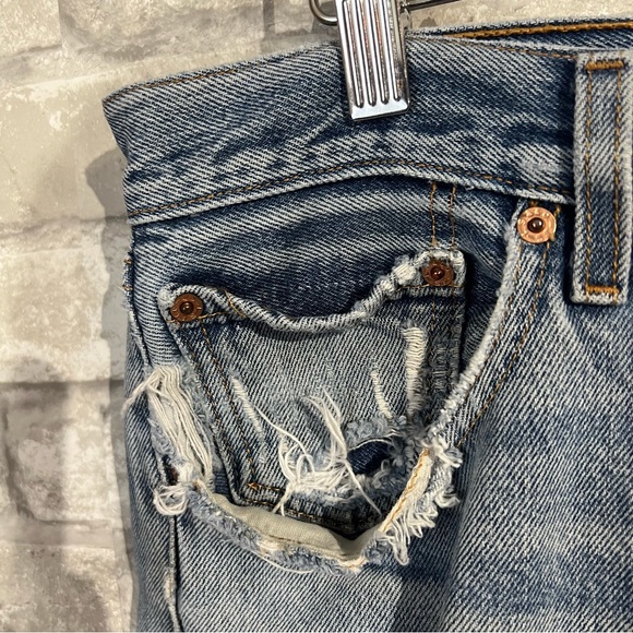 36x36 Vintage 90s Y2K Levi's 501 Button Fly Light Wash Dad Jeans *Flawed* - Picture 14 of 16
